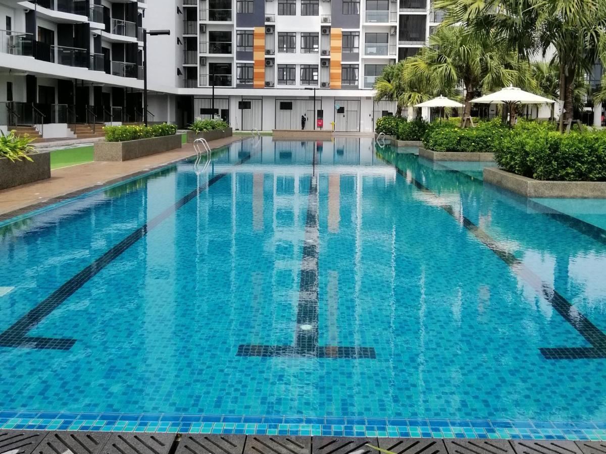 Timurbay Seafront Residence By Hardinahomes Kuantan Kültér fotó