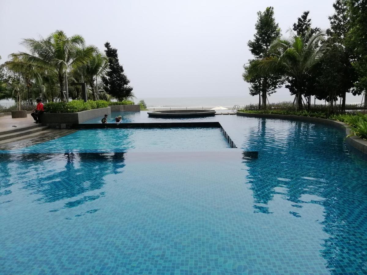 Timurbay Seafront Residence By Hardinahomes Kuantan Kültér fotó